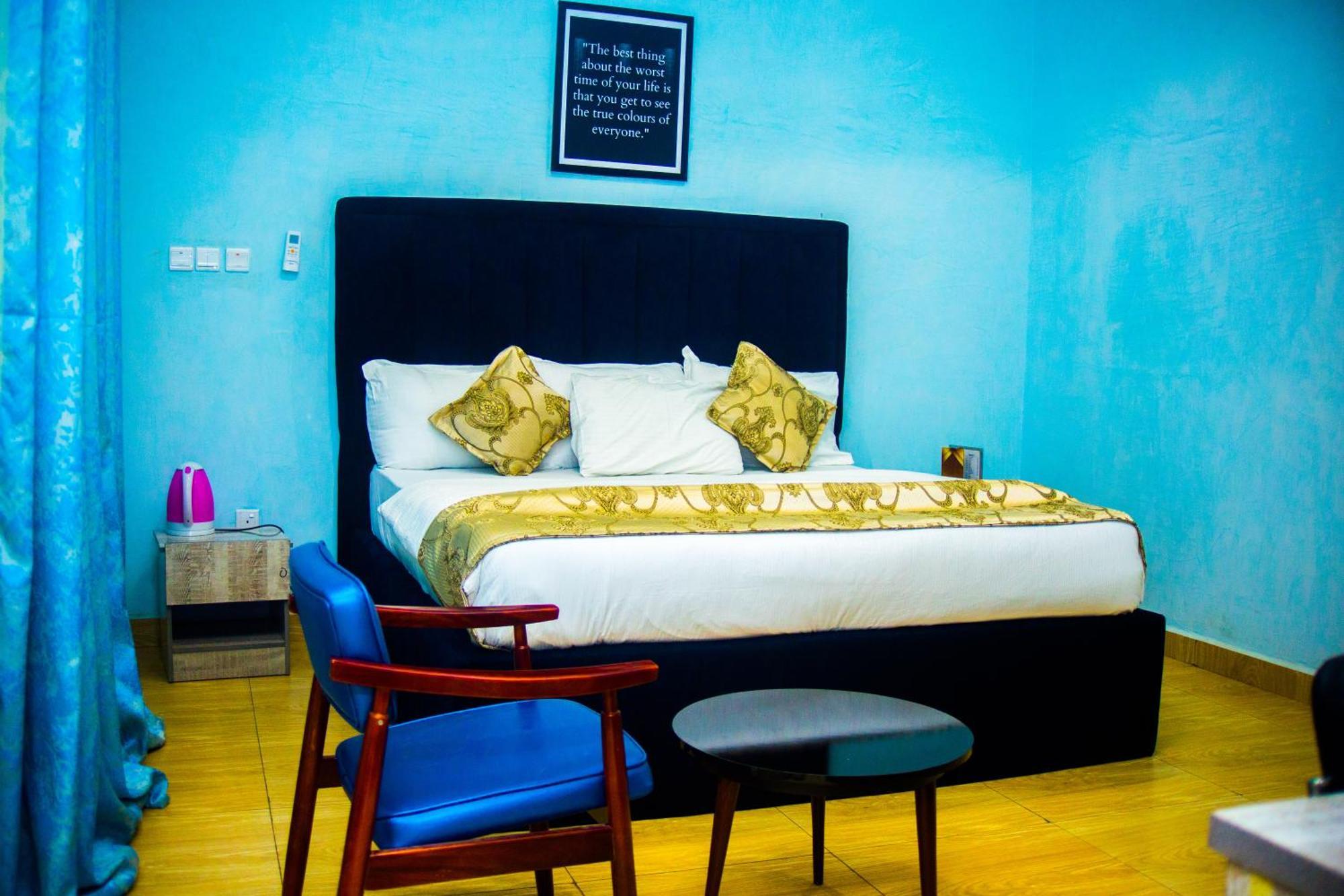 Vibes Suites Kaba Exterior foto